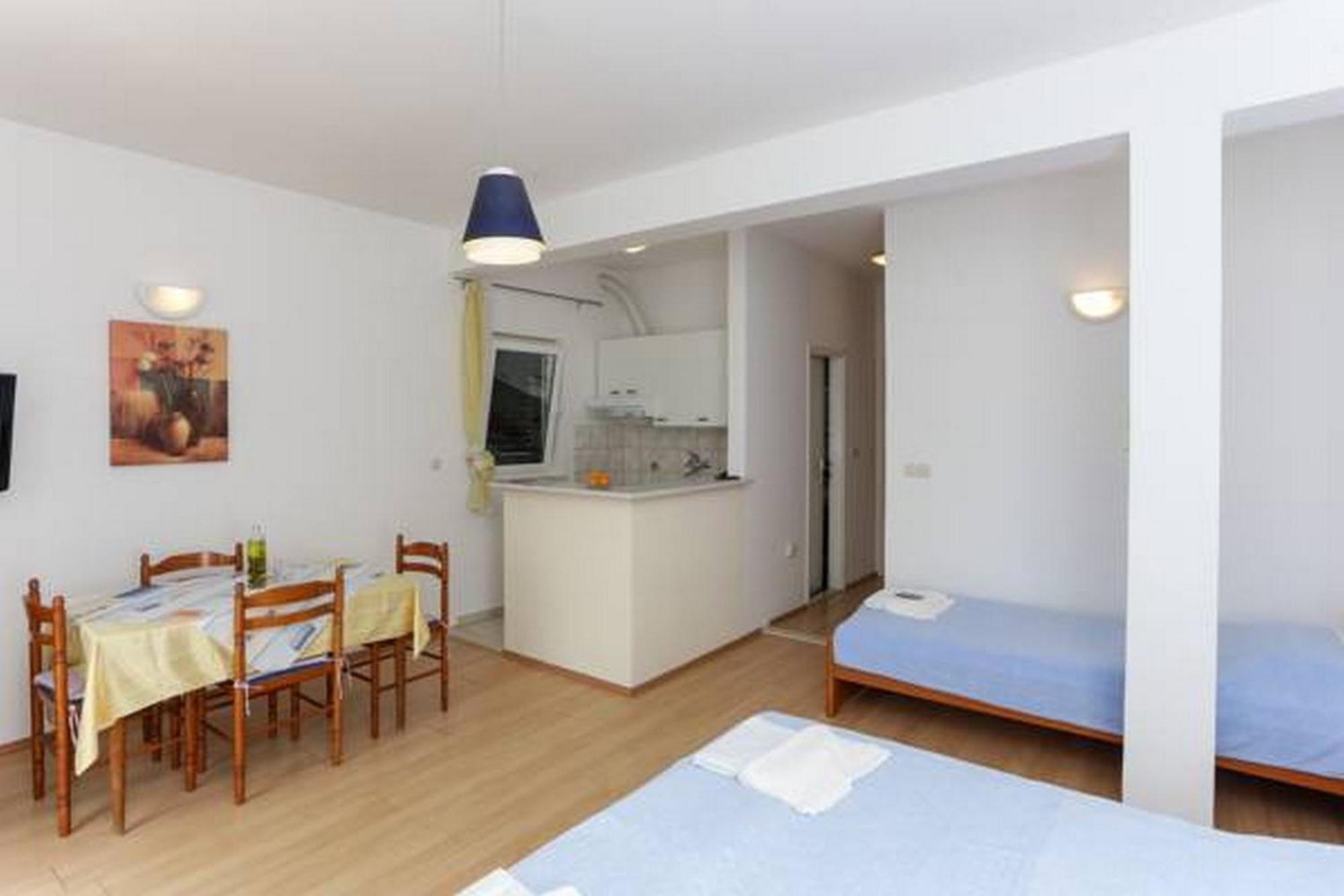 Posta Apartment *